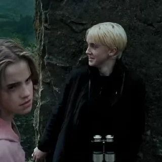 😨