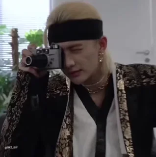 📷