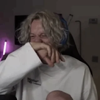 😂