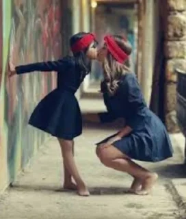 👩‍👧