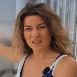 🤢