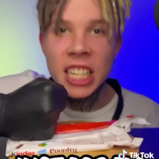 👹