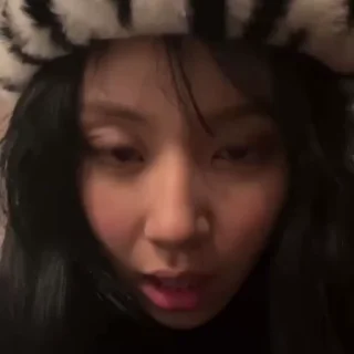 🌥️