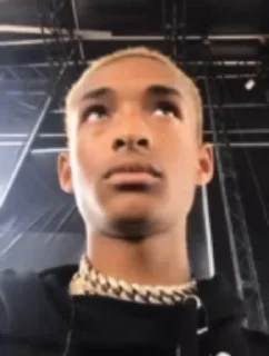 🤨