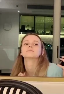 😮