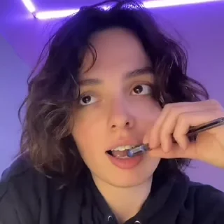 😘