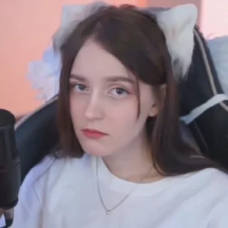 🫤