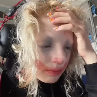 🤨