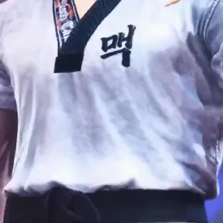 🥳