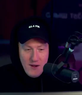 😂