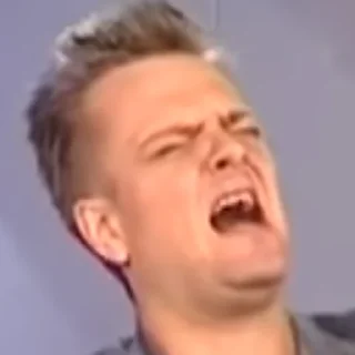 😱