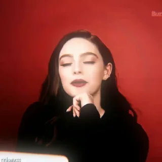 😈