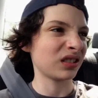 🤢