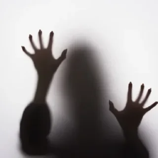 ☠