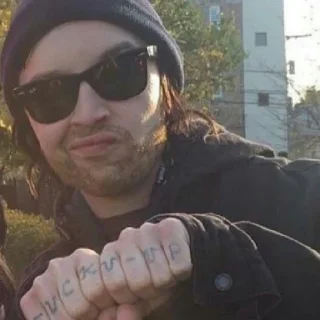 💣
