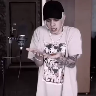 🎥