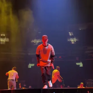 🕺