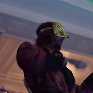 👑