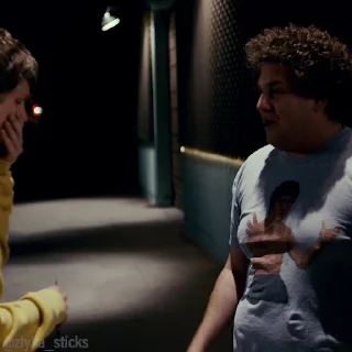 🤢