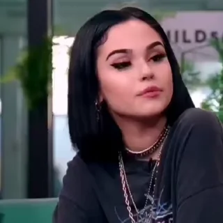 😐