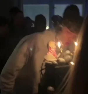 🥳