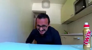 😂