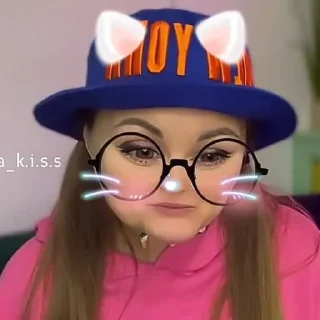 😸