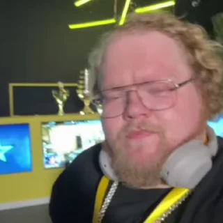 😶