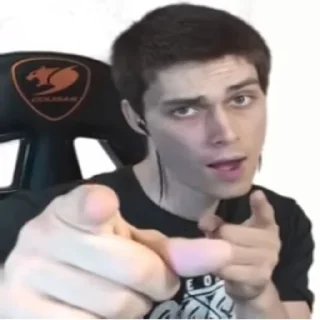 🗿