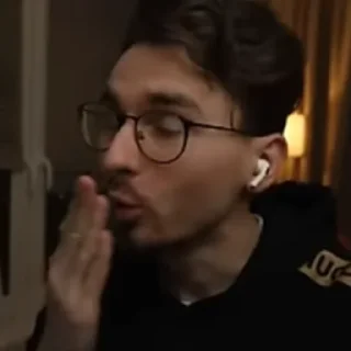 🤭