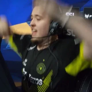 🥳