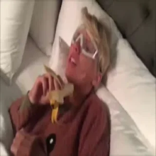 😐