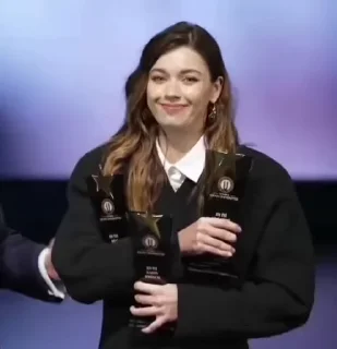 😁