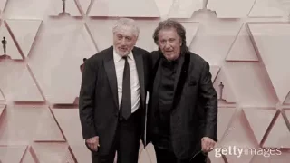 👬