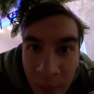😨