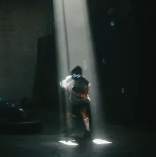 👤