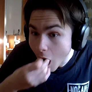 😱