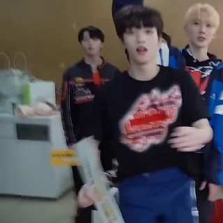 😜