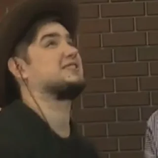 😐