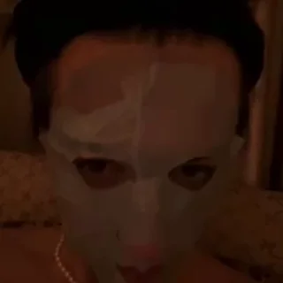 👽