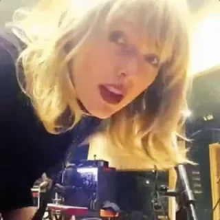 😐