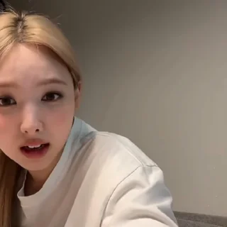 nayeon((🐰)>> @kp0pstickers :: @fStikBot