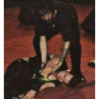 ⚰