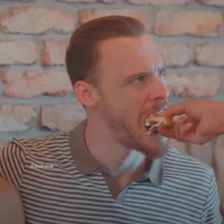 😳