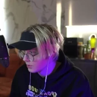 😂