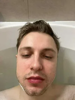 😭