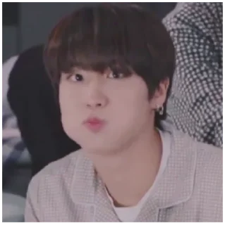 😗