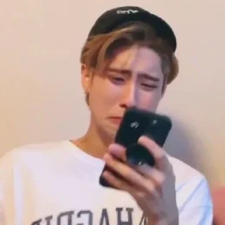 😭