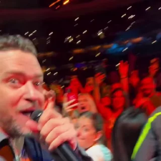 😮