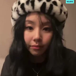 🌥️